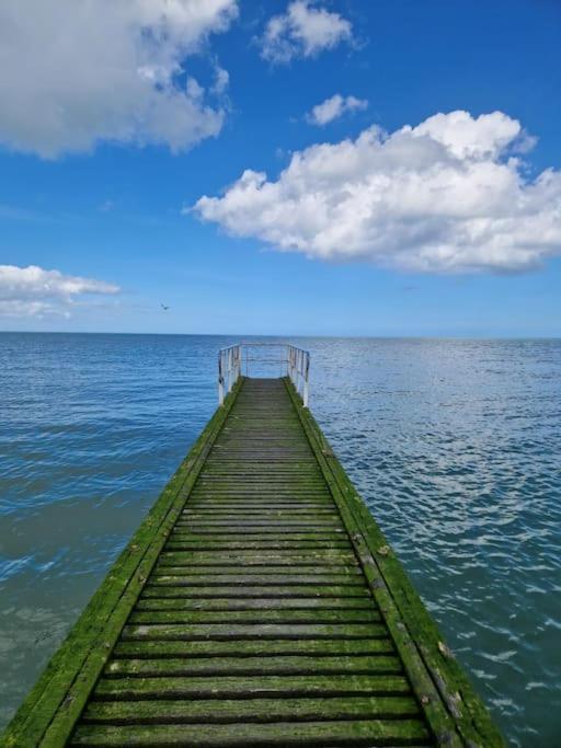 Appartement Avec Jardin Et Acces Mer Grandcamp-Maisy Luaran gambar